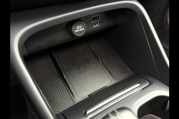 Volvo XC40 1.5 T4 Recharge | Pano | Camera | Trekhaak | Carplay | Elektrische achterklep | DAB+