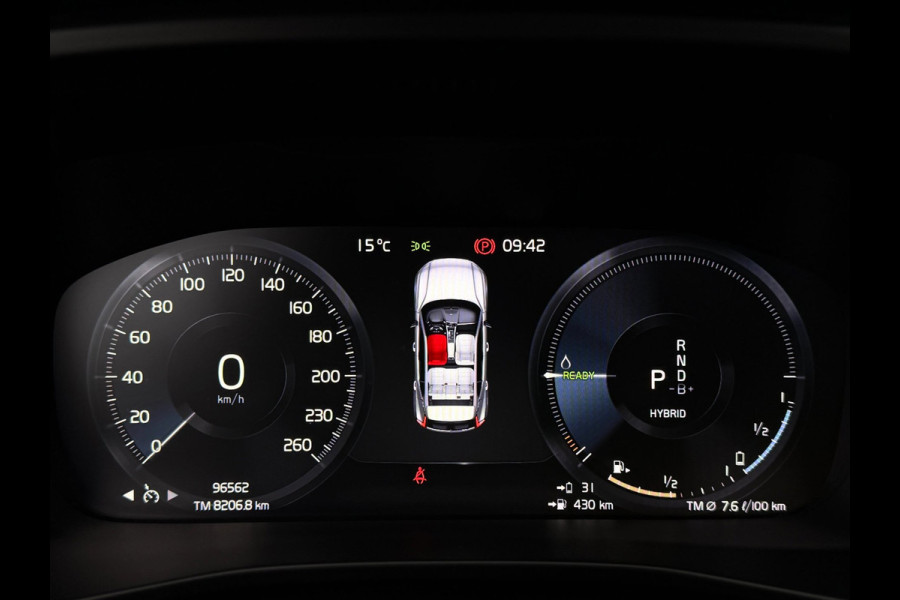 Volvo XC40 1.5 T4 Recharge | Pano | Camera | Trekhaak | Carplay | Elektrische achterklep | DAB+