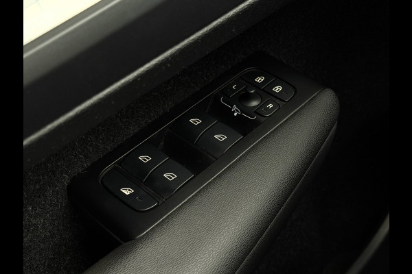 Volvo XC40 1.5 T4 Recharge | Pano | Camera | Trekhaak | Carplay | Elektrische achterklep | DAB+
