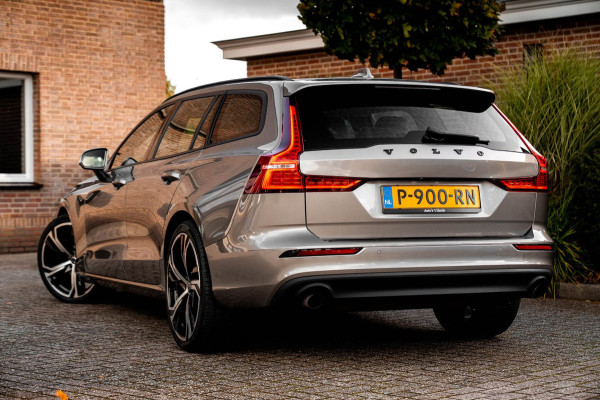 Volvo V60 2.0 B3 Momentum 163 PK 1e Eig Adaptive Stoel/stuurverw. Camera 20''
