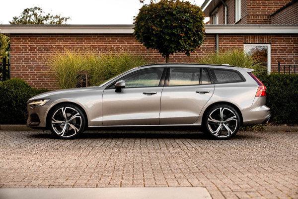 Volvo V60 2.0 B3 Momentum 163 PK 1e Eig Adaptive Stoel/stuurverw. Camera 20''