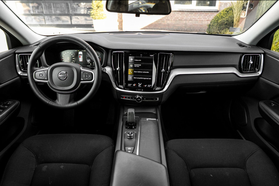 Volvo V60 2.0 B3 Momentum 163 PK 1e Eig Adaptive Stoel/stuurverw. Camera 20''