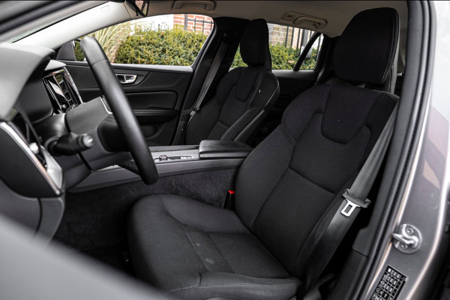 Volvo V60 2.0 B3 Momentum 163 PK 1e Eig Adaptive Stoel/stuurverw. Camera 20''