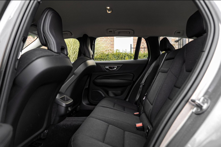 Volvo V60 2.0 B3 Momentum 163 PK 1e Eig Adaptive Stoel/stuurverw. Camera 20''