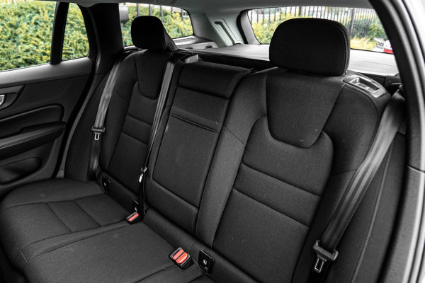 Volvo V60 2.0 B3 Momentum 163 PK 1e Eig Adaptive Stoel/stuurverw. Camera 20''