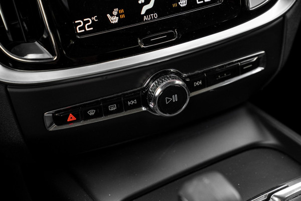 Volvo V60 2.0 B3 Momentum 163 PK 1e Eig Adaptive Stoel/stuurverw. Camera 20''