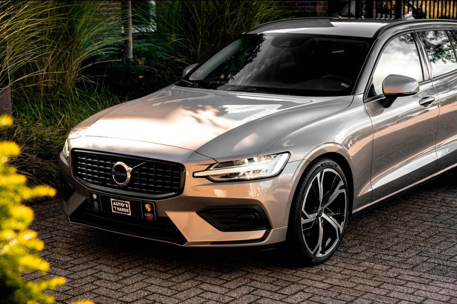 Volvo V60 2.0 B3 Momentum 163 PK 1e Eig Adaptive Stoel/stuurverw. Camera 20''