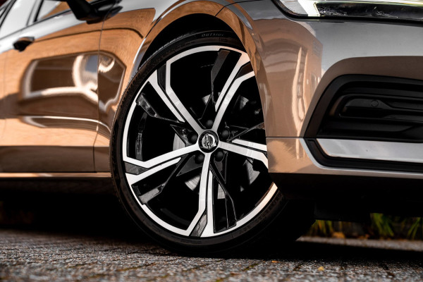 Volvo V60 2.0 B3 Momentum 163 PK 1e Eig Adaptive Stoel/stuurverw. Camera 20''