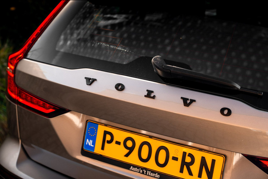 Volvo V60 2.0 B3 Momentum 163 PK 1e Eig Adaptive Stoel/stuurverw. Camera 20''