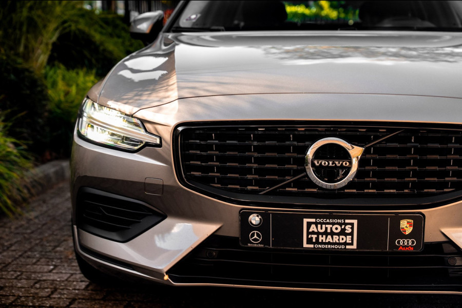 Volvo V60 2.0 B3 Momentum 163 PK 1e Eig Adaptive Stoel/stuurverw. Camera 20''
