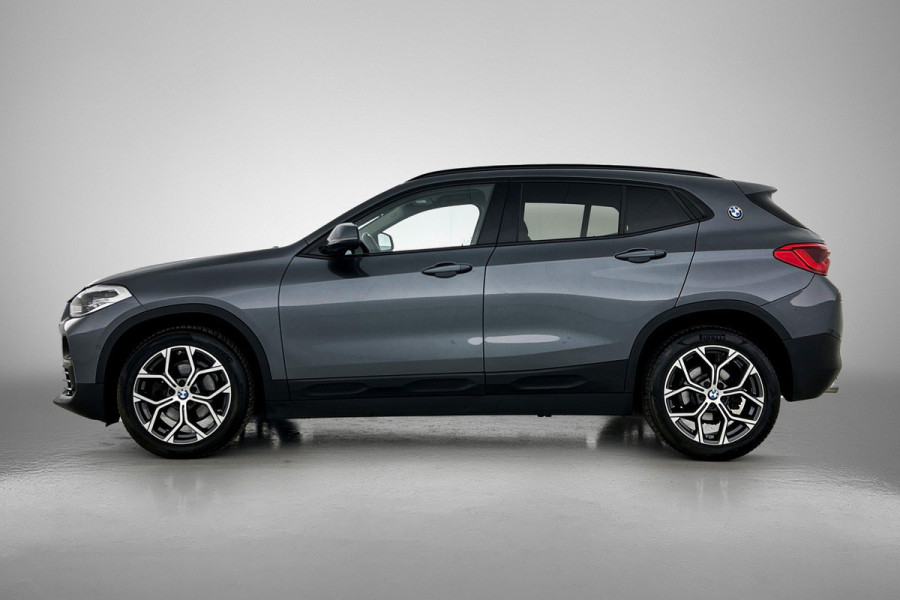 BMW X2 SDrive18i Executive Edition (GROOT-NAVIGATIE, STOELVERWARMING, CAMERA, PDC, DEALER ONDERHOUDEN, LED,