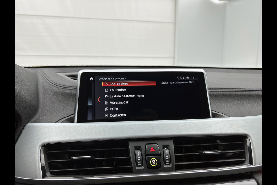 BMW X2 SDrive18i Executive Edition (GROOT-NAVIGATIE, STOELVERWARMING, CAMERA, PDC, DEALER ONDERHOUDEN, LED,