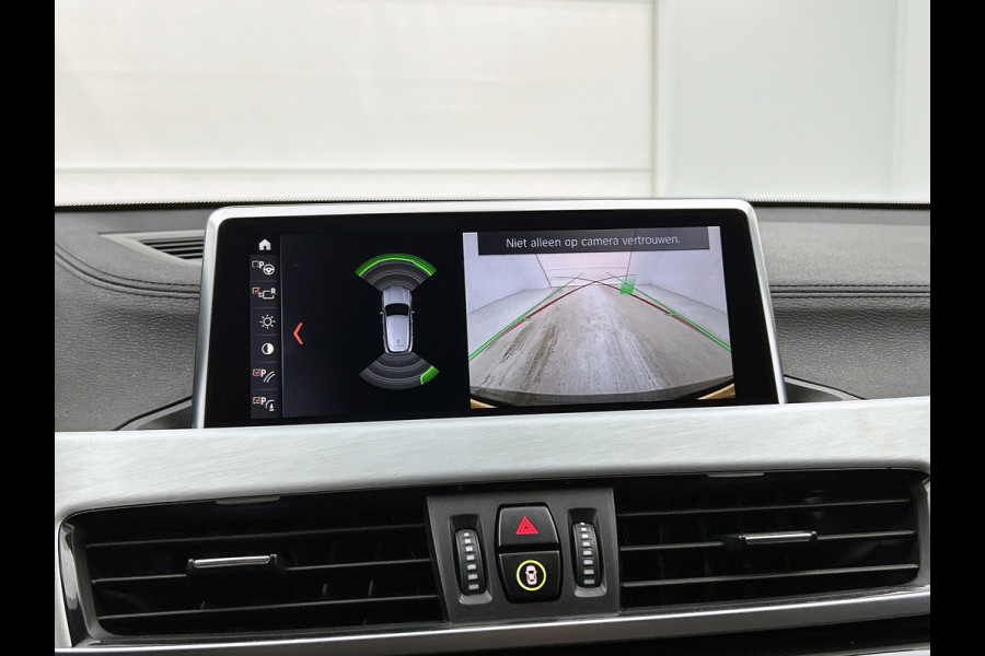 BMW X2 SDrive18i Executive Edition (GROOT-NAVIGATIE, STOELVERWARMING, CAMERA, PDC, DEALER ONDERHOUDEN, LED,