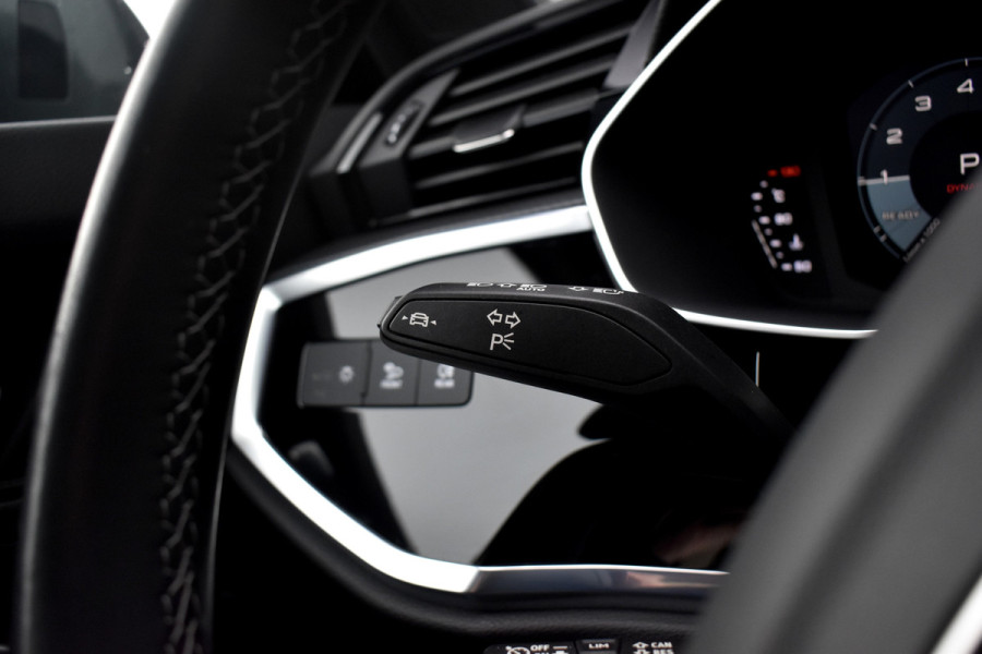 Audi Q3 Sportback 35 TFSI S Line | ACC | 20'' Wielen | Trekhaak wegkl. | Stoelverwarming | Camera | Dodehoek |