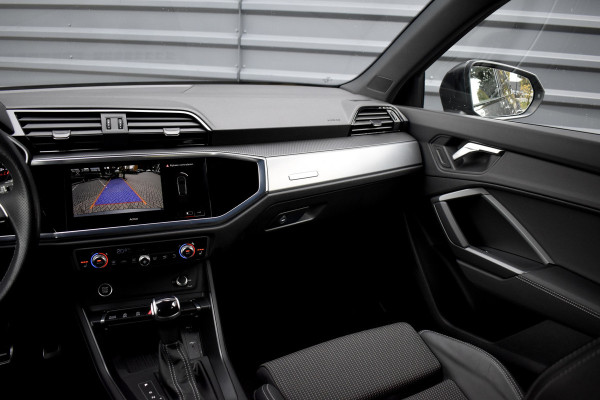 Audi Q3 Sportback 35 TFSI S Line | ACC | 20'' Wielen | Trekhaak wegkl. | Stoelverwarming | Camera | Dodehoek |