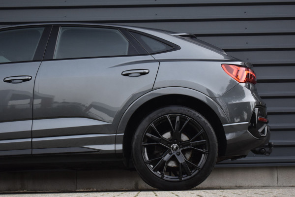Audi Q3 Sportback 35 TFSI S Line | ACC | 20'' Wielen | Trekhaak wegkl. | Stoelverwarming | Camera | Dodehoek |