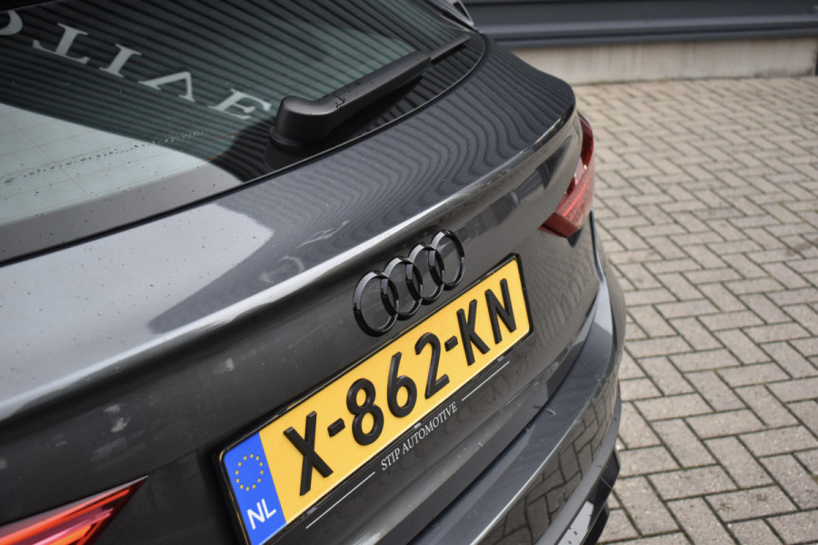 Audi Q3 Sportback 35 TFSI S Line | ACC | 20'' Wielen | Trekhaak wegkl. | Stoelverwarming | Camera | Dodehoek |