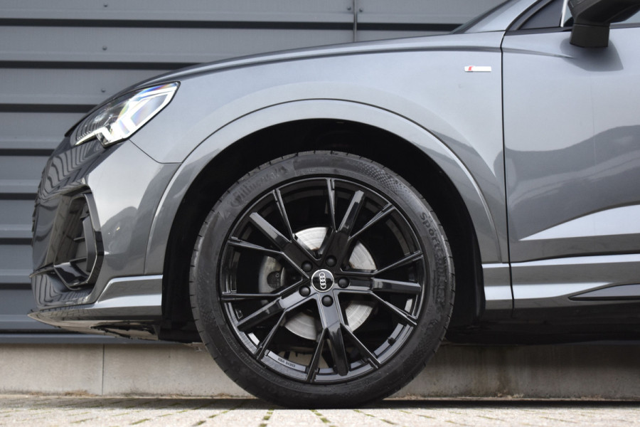 Audi Q3 Sportback 35 TFSI S Line | ACC | 20'' Wielen | Trekhaak wegkl. | Stoelverwarming | Camera | Dodehoek |