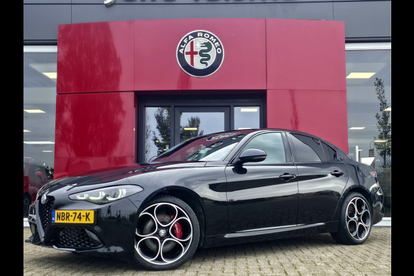 Alfa Romeo Giulia 2.0 T GME AWD Competizione Lederen Dashboard met rood stiksel | Harman/Kardon audio
