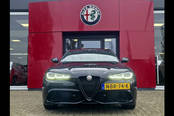 Alfa Romeo Giulia 2.0 T GME AWD Competizione Lederen Dashboard met rood stiksel | Harman/Kardon audio