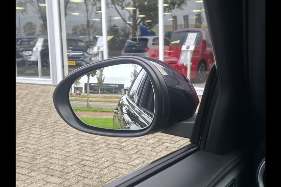 Alfa Romeo Giulia 2.0 T GME AWD Competizione Lederen Dashboard met rood stiksel | Harman/Kardon audio