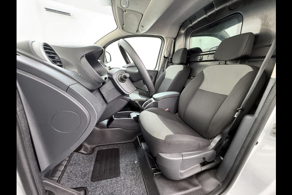 Renault Kangoo Z.E. Maxi Huur Accu Trekhaak Airco Bluetooth Cruise Control SOH 75% Schuifdeur Achterdeuren Tussenwand