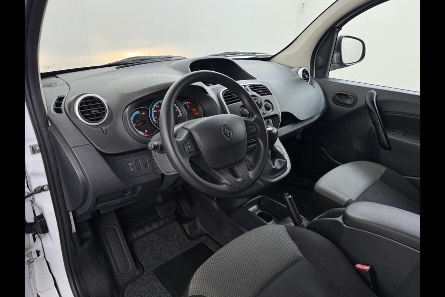 Renault Kangoo Z.E. Maxi Huur Accu Trekhaak Airco Bluetooth Cruise Control SOH 75% Schuifdeur Achterdeuren Tussenwand
