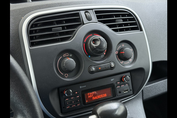 Renault Kangoo Z.E. Maxi Huur Accu Trekhaak Airco Bluetooth Cruise Control SOH 75% Schuifdeur Achterdeuren Tussenwand