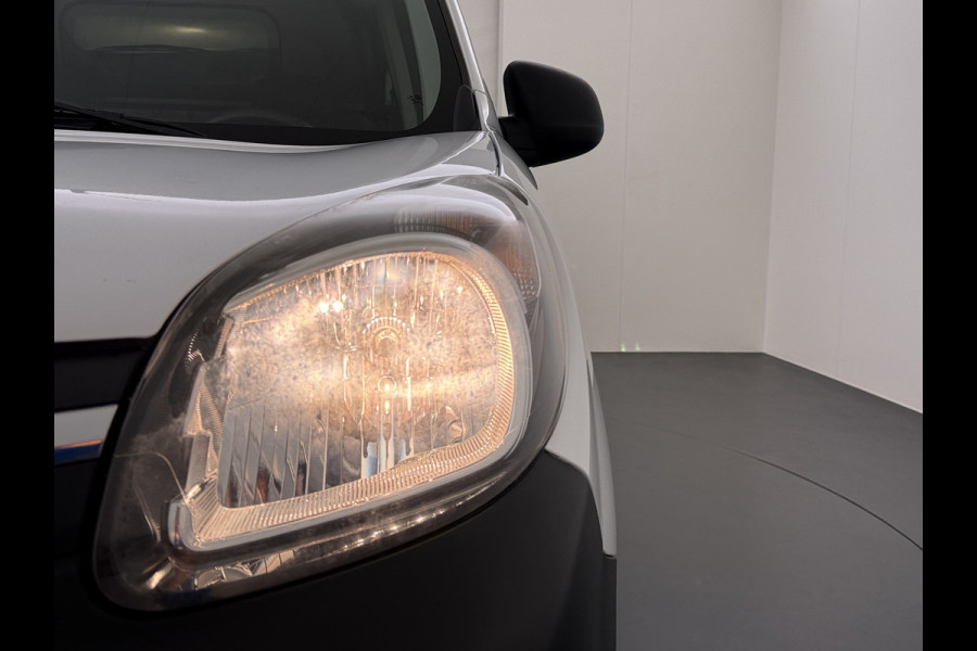 Renault Kangoo Z.E. Maxi Huur Accu Trekhaak Airco Bluetooth Cruise Control SOH 75% Schuifdeur Achterdeuren Tussenwand