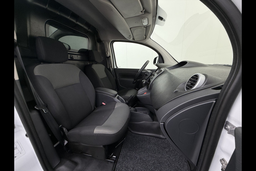 Renault Kangoo Z.E. Maxi Huur Accu Trekhaak Airco Bluetooth Cruise Control SOH 75% Schuifdeur Achterdeuren Tussenwand