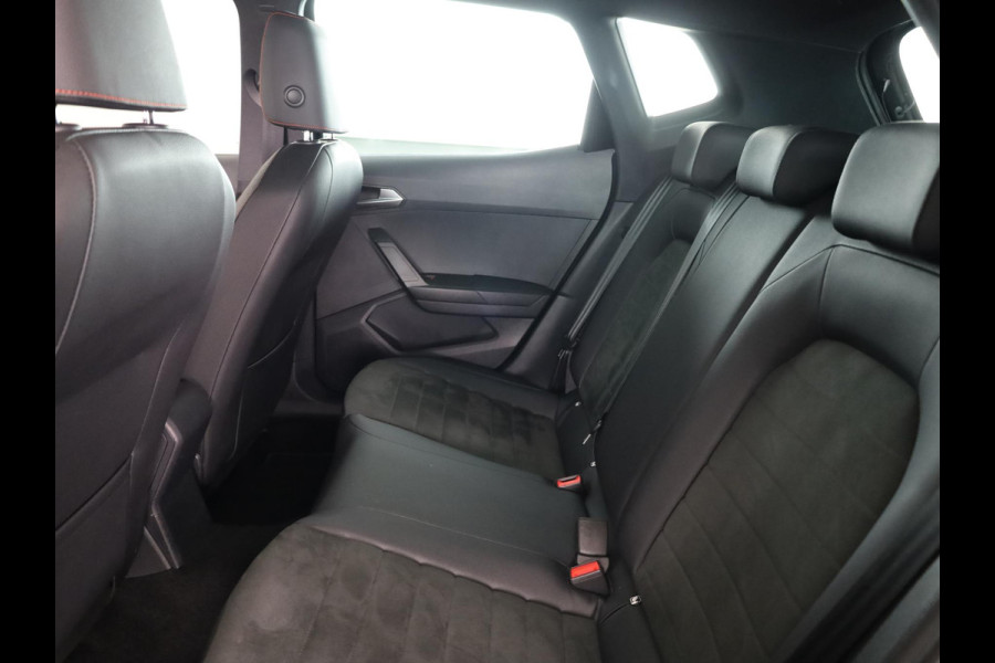 Seat Arona 1.0 TSI FR Business Intense 110pk | Airco automatisch | Apple Carplay/Android Auto | Cruise control adaptief | Full-LED koplampen | Navigatiesysteem | Rijstrooksensor met correctie | Voorstoelen verwarmd | Lichtmetalen velgen 18",