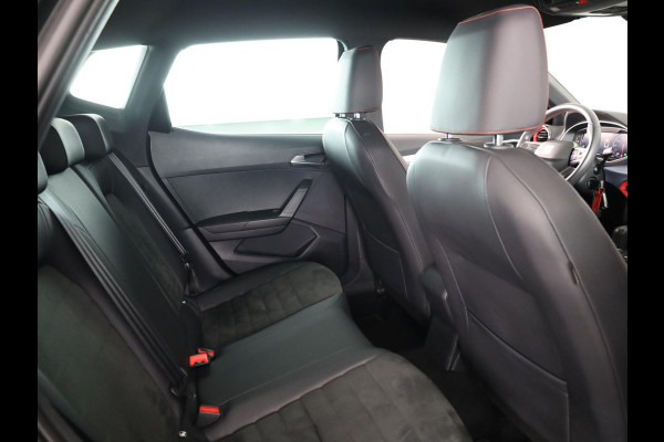 Seat Arona 1.0 TSI FR Business Intense 110pk | Airco automatisch | Apple Carplay/Android Auto | Cruise control adaptief | Full-LED koplampen | Navigatiesysteem | Rijstrooksensor met correctie | Voorstoelen verwarmd | Lichtmetalen velgen 18",