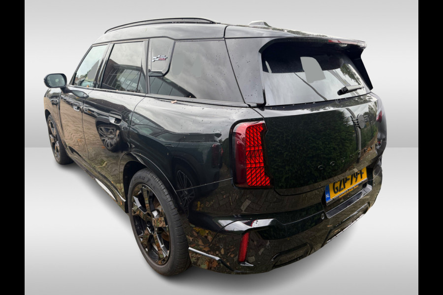 MINI Countryman E John Cooper Works XL 66.5 kWh / SOH 99,9% / Trekhaak / Panoramadak / 360Camera / Head-up / Harman Kardon / 20'' / Leder / Sfeerverlichting / LED / CarPlay / Dodehoek / DAB / ACC