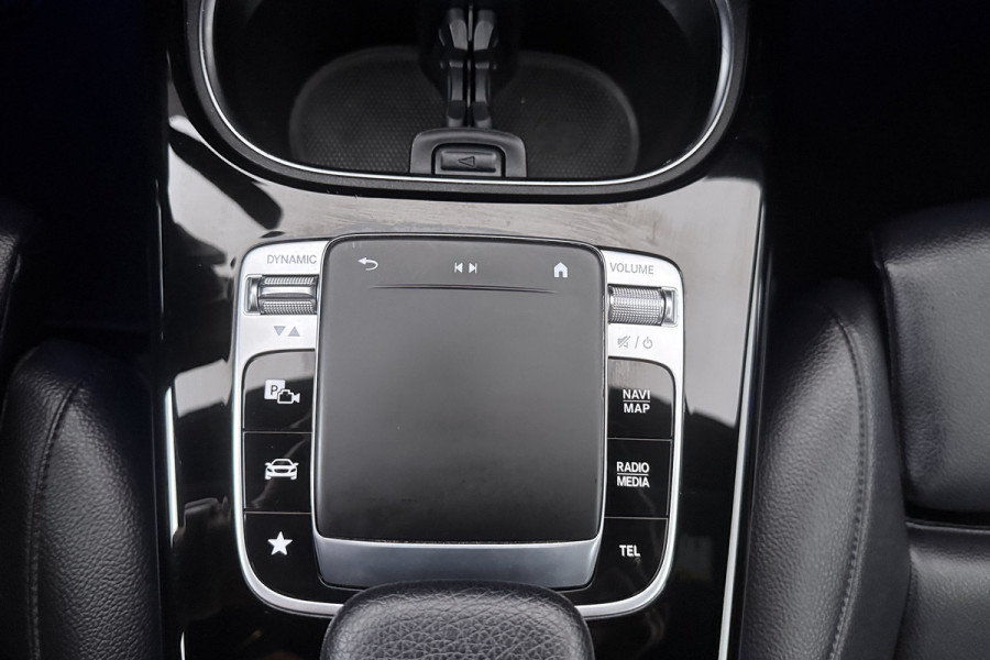 Mercedes-Benz A-Klasse 220 Advantage (SFEERVERLICHTING, STOELVERWARMING, ACHTERUITRIJCAMERA)