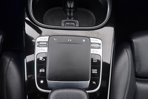 Mercedes-Benz A-Klasse 220 Advantage (SFEERVERLICHTING, STOELVERWARMING, ACHTERUITRIJCAMERA)