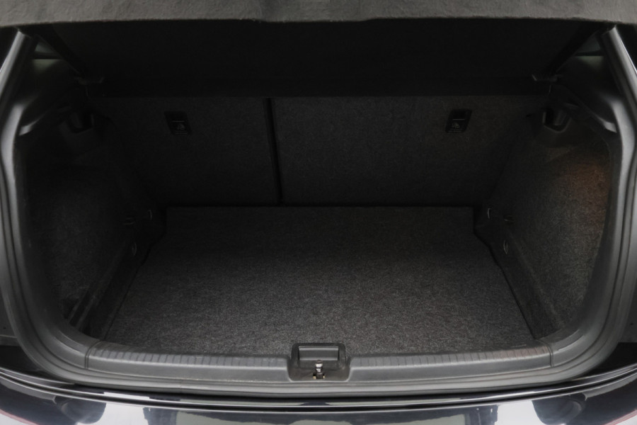 Volkswagen Polo 1.0 TSI Comfortline Virtual Cockpit, Camera, ACC, Apple Carplay, DAB, 15"