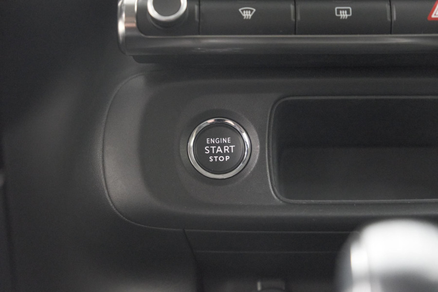 Citroën C3 PureTech 82 Max | Trekhaak | Keyless | Camera | Parkeersensoren | Navigatie | Stoelverwarming
