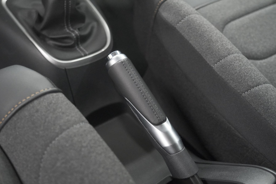 Citroën C3 PureTech 82 Max | Trekhaak | Keyless | Camera | Parkeersensoren | Navigatie | Stoelverwarming