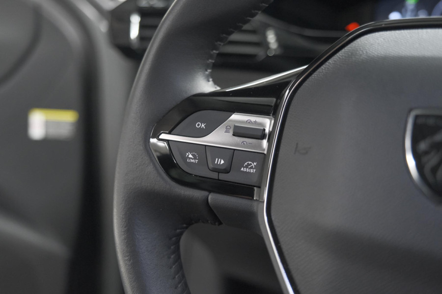 Peugeot 408 1.6 Plug-in Hybrid 225 e-EAT8 Allure | Adaptieve Cruise Control | Camera | 19 Inch Lichtmetalen Velgen | Apple Carplay
