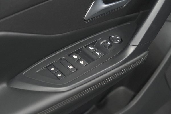 Peugeot 408 1.6 Plug-in Hybrid 225 e-EAT8 Allure | Adaptieve Cruise Control | Camera | 19 Inch Lichtmetalen Velgen | Apple Carplay