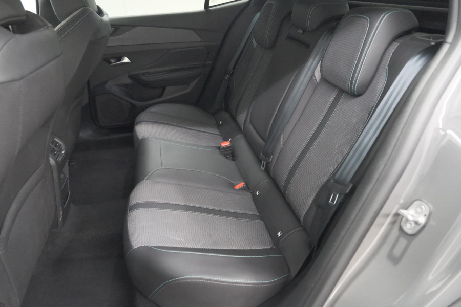 Peugeot 408 1.6 Plug-in Hybrid 225 e-EAT8 Allure | Adaptieve Cruise Control | Camera | 19 Inch Lichtmetalen Velgen | Apple Carplay