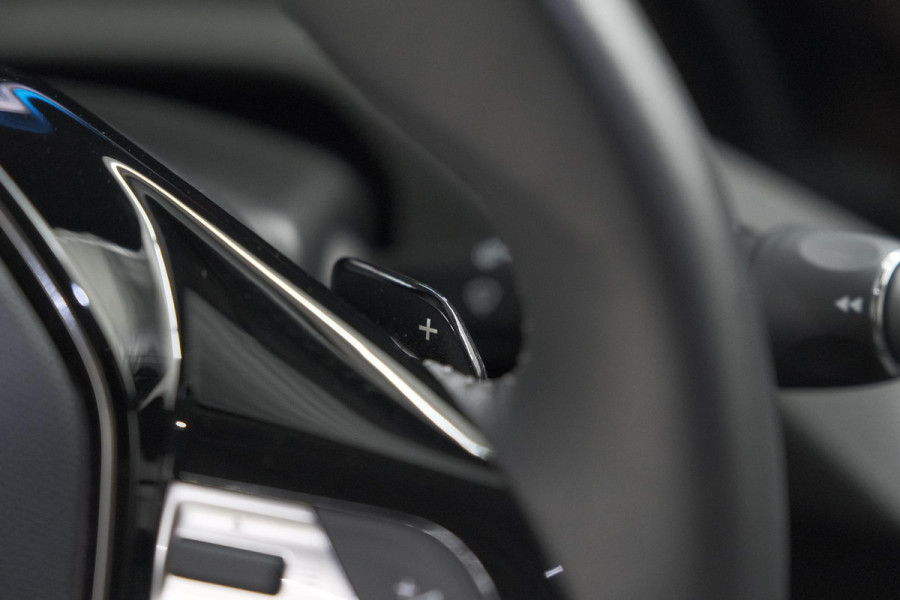 Peugeot 408 1.6 Plug-in Hybrid 225 e-EAT8 Allure | Adaptieve Cruise Control | Camera | 19 Inch Lichtmetalen Velgen | Apple Carplay