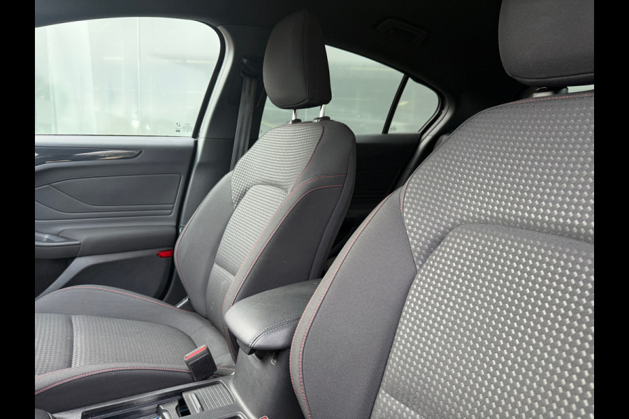Ford Focus 1.0 EcoBoost Hybrid ST Line B&O Carplay Dodehoek WINTERPACK