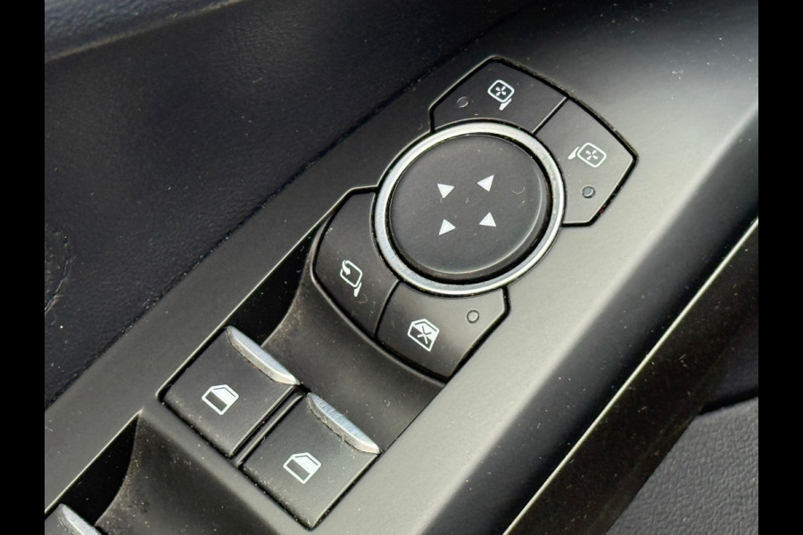 Ford Focus 1.0 EcoBoost Hybrid ST Line B&O Carplay Dodehoek WINTERPACK