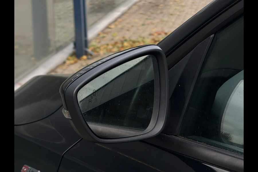 Ford Focus 1.0 EcoBoost Hybrid ST Line B&O Carplay Dodehoek WINTERPACK
