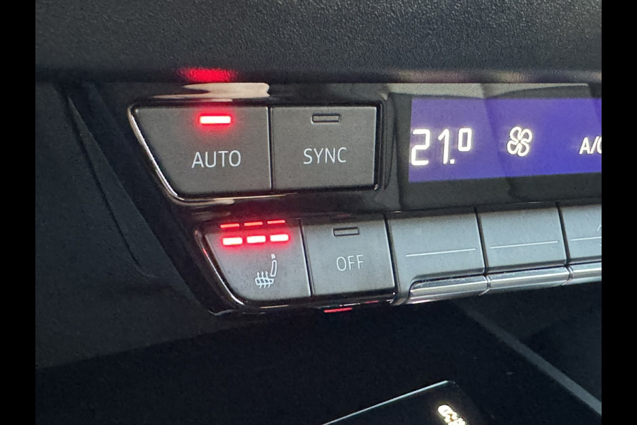 Audi Q4 e-tron 40 Launch edition Advanced 77 kWh SOH 87% Navi Carplay Camera Stoelverw. PDC V+A Electr. Achterklep
