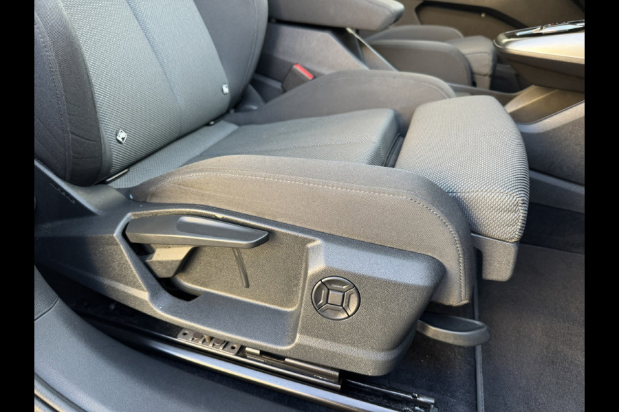 Audi Q4 e-tron 40 Launch edition Advanced 77 kWh SOH 87% Navi Carplay Camera Stoelverw. PDC V+A Electr. Achterklep