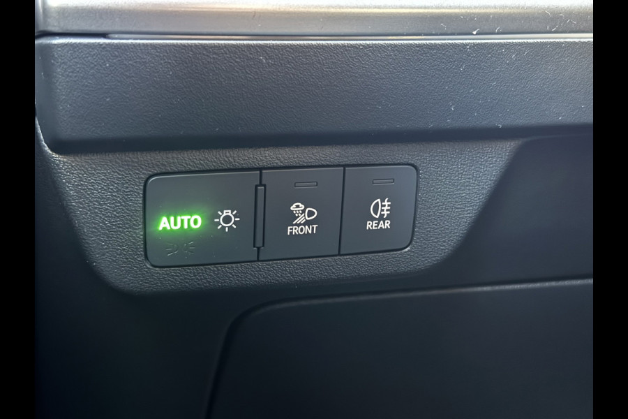 Audi Q4 e-tron 40 Launch edition Advanced 77 kWh SOH 87% Navi Carplay Camera Stoelverw. PDC V+A Electr. Achterklep