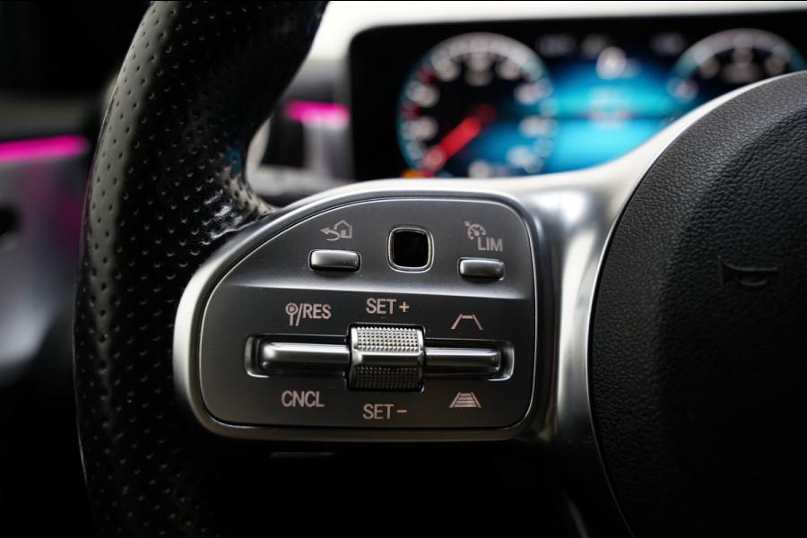 Mercedes-Benz A-Klasse 250 AMG EDITION ONE PANO SFEER HUD