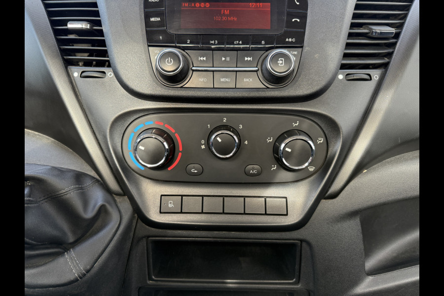 Iveco Daily 35C12 2.3 Kipper Dubbellucht L3 Airco Cruise Control 3.5T Trekhaak Lederen Bekleding Benne Tipper